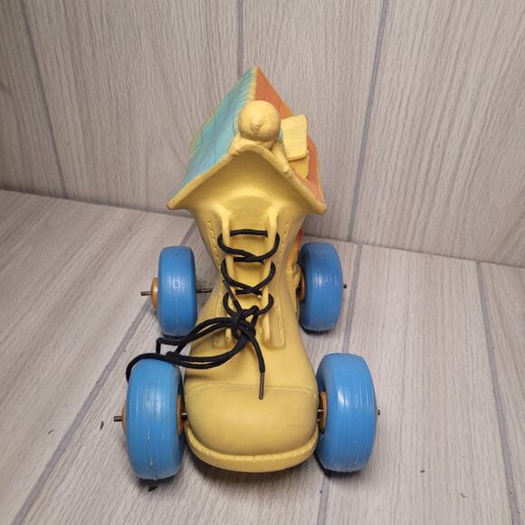 Vntg 1960 Pull Toy The Old Lady That Lived In The Shoe Plastic Retro Nostalgic - Picture 2 of 6
